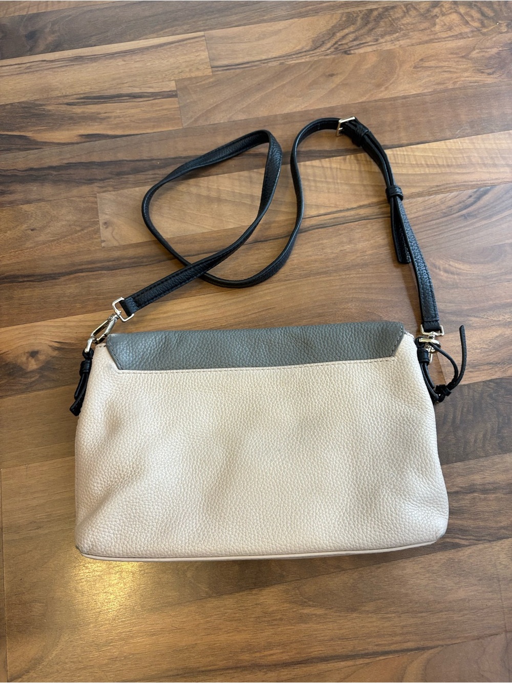 Kate Spade Street Harlyn Pebbled Leather Bag - Picture 4 of 9